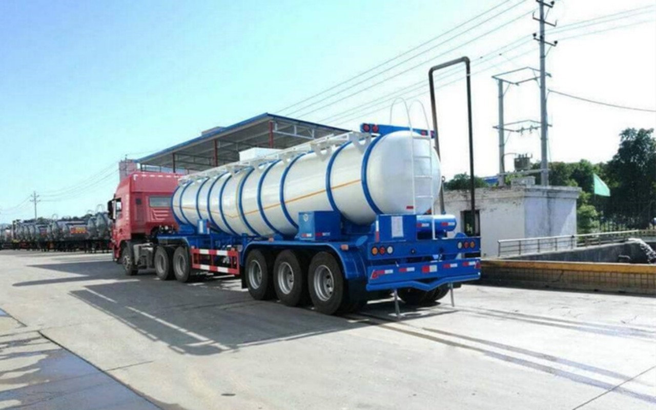 corrosive tank truck (9)