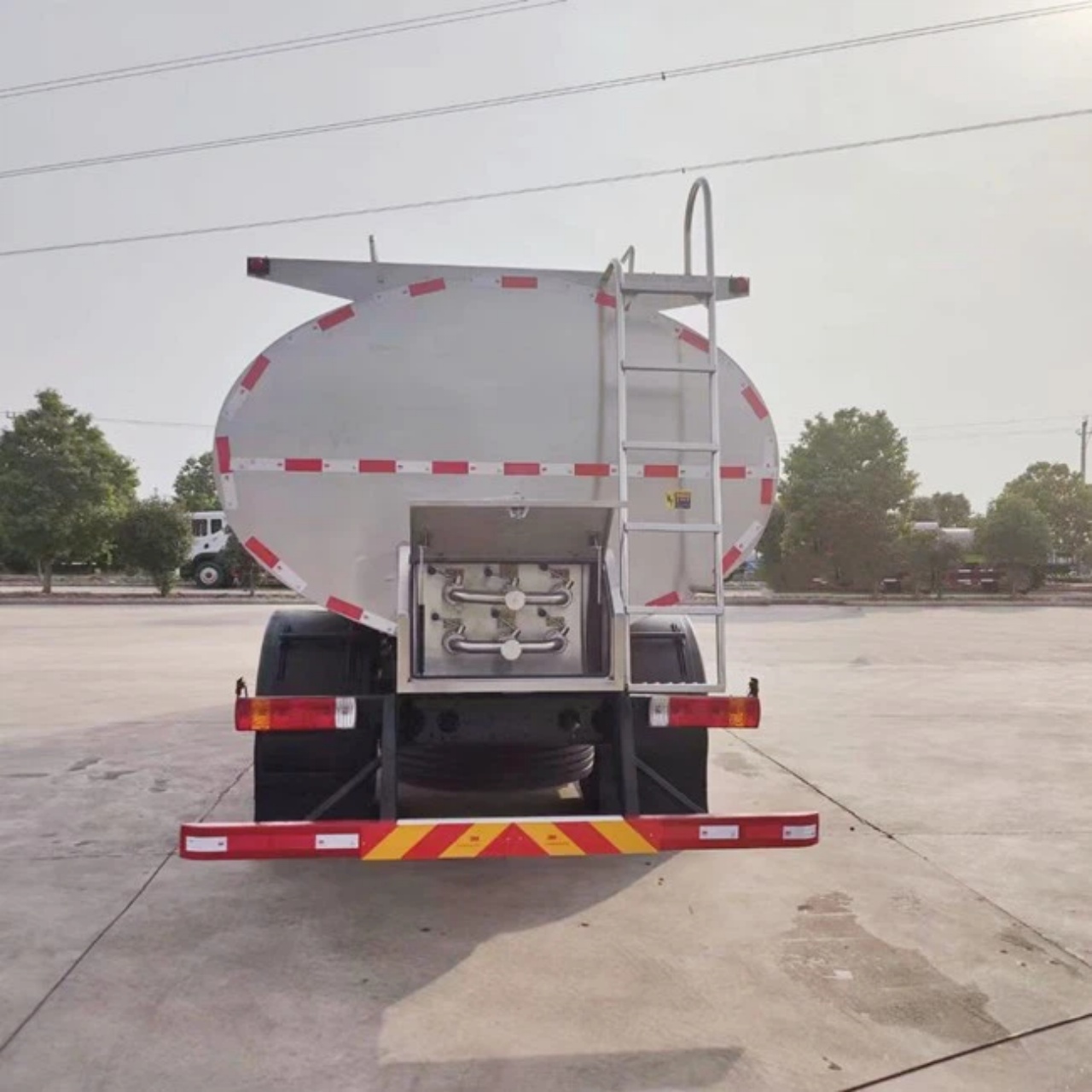 Dairy Dynamo: Revolutionize Transport with the Milk Tank Truck - China ...